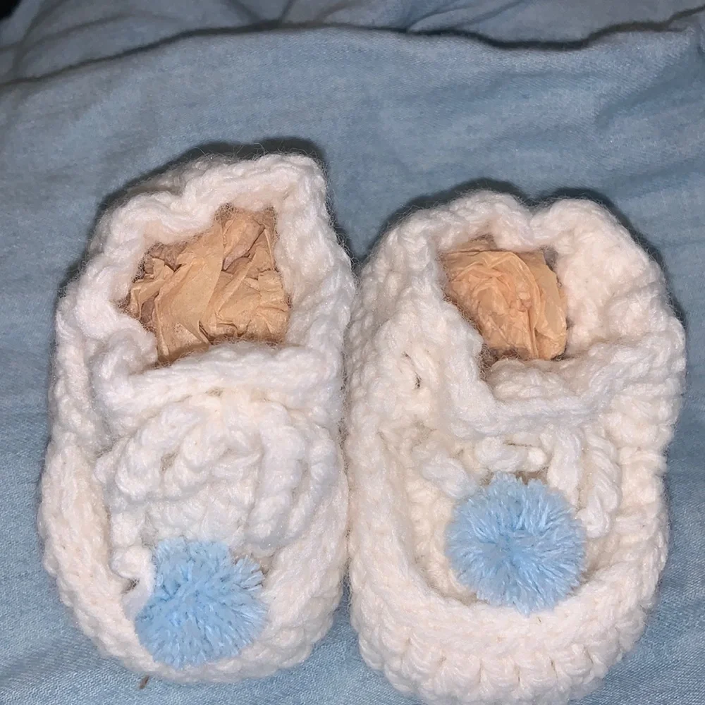 Handcrafted vintage baby booties white blue pompom